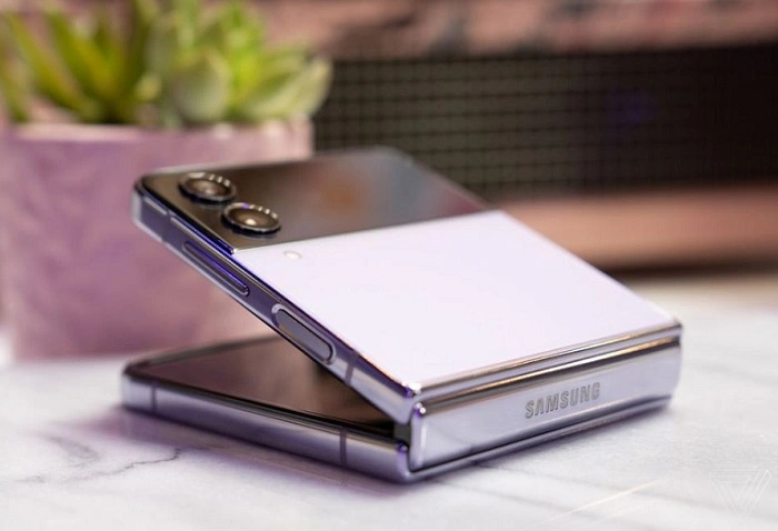 بهترین گوشی های تاشو سامسونگ Galaxy Z Flip 4
