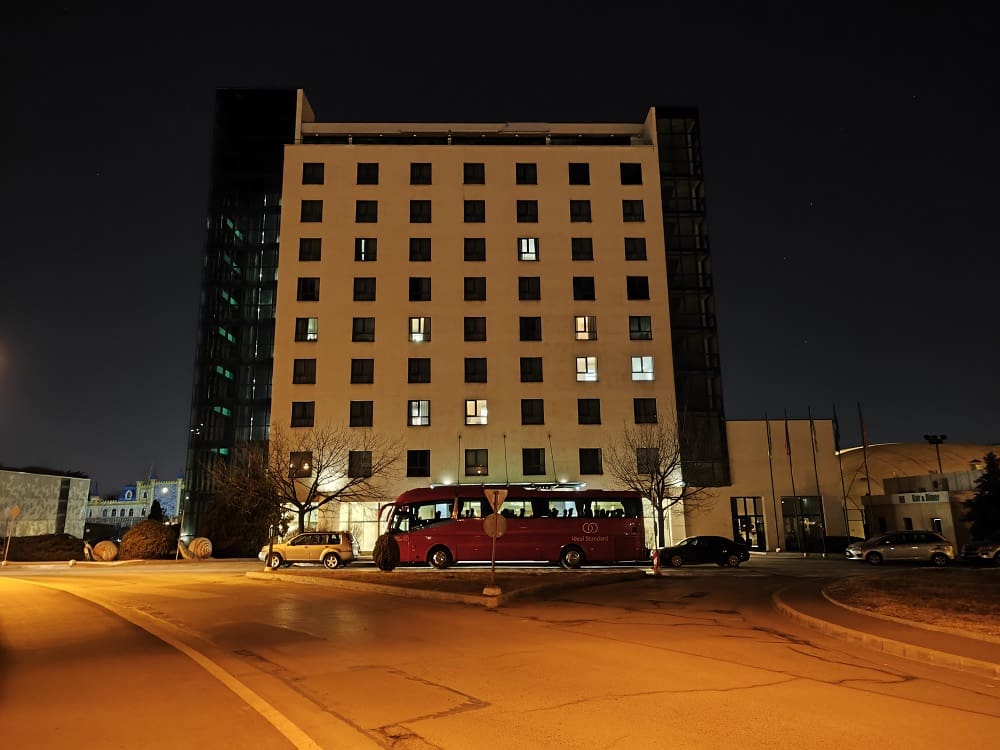 تست کیفیت دوربین شیائومی 13 پرو در تاریکی شب
