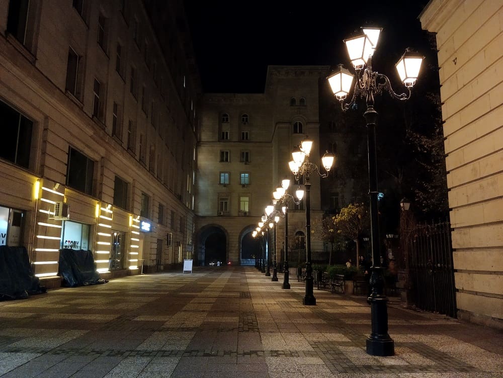 تست کیفیت دوربین گوشی پوکو M5 در تاریکی شب