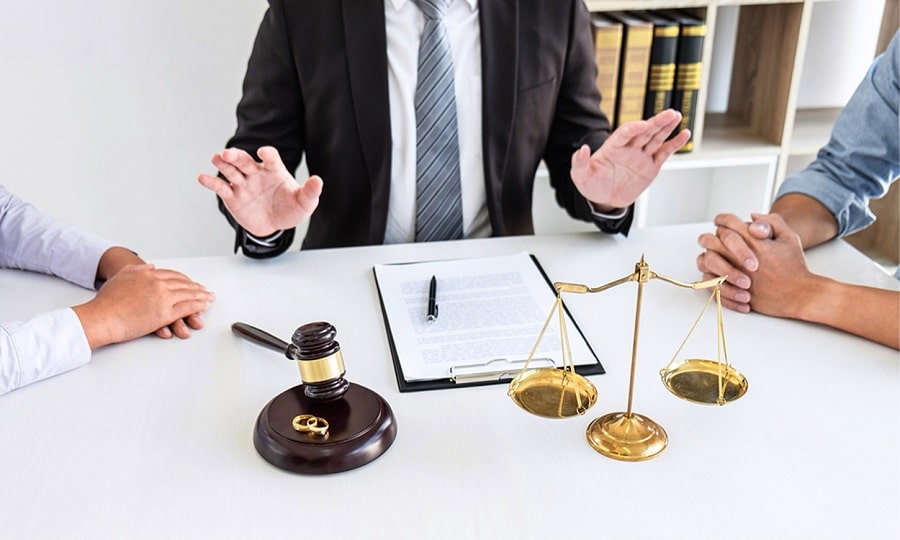وکیل طلاق چه کمکی به شما می کند؟
